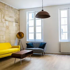In Hyper Center - 3 Bedrooms Appartement